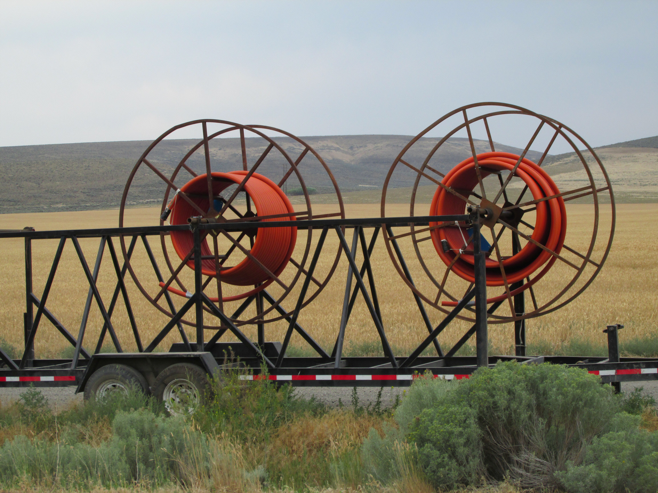Fibre optic cable installation along a highway route